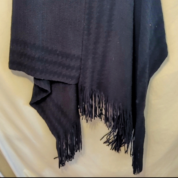 Brand New Soft Black Throw Over size small - Picture 3 of 4